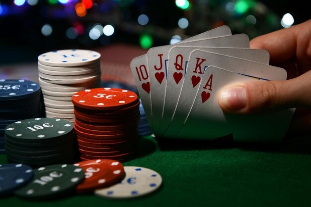 jarum toto platform interface showing football betting and live-dealer tables